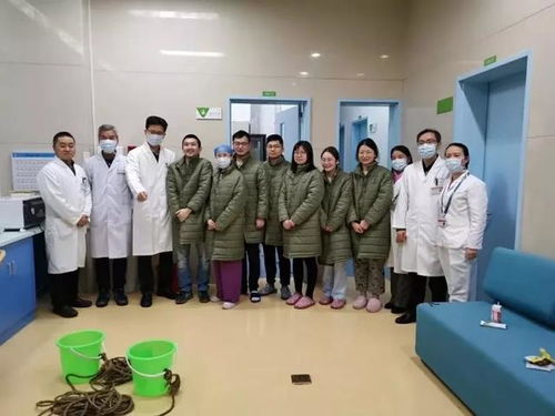 取消婚礼 穿纸尿裤上班 靠水桶传递生活用品 宁波医护人员们最近把生活过成了这样